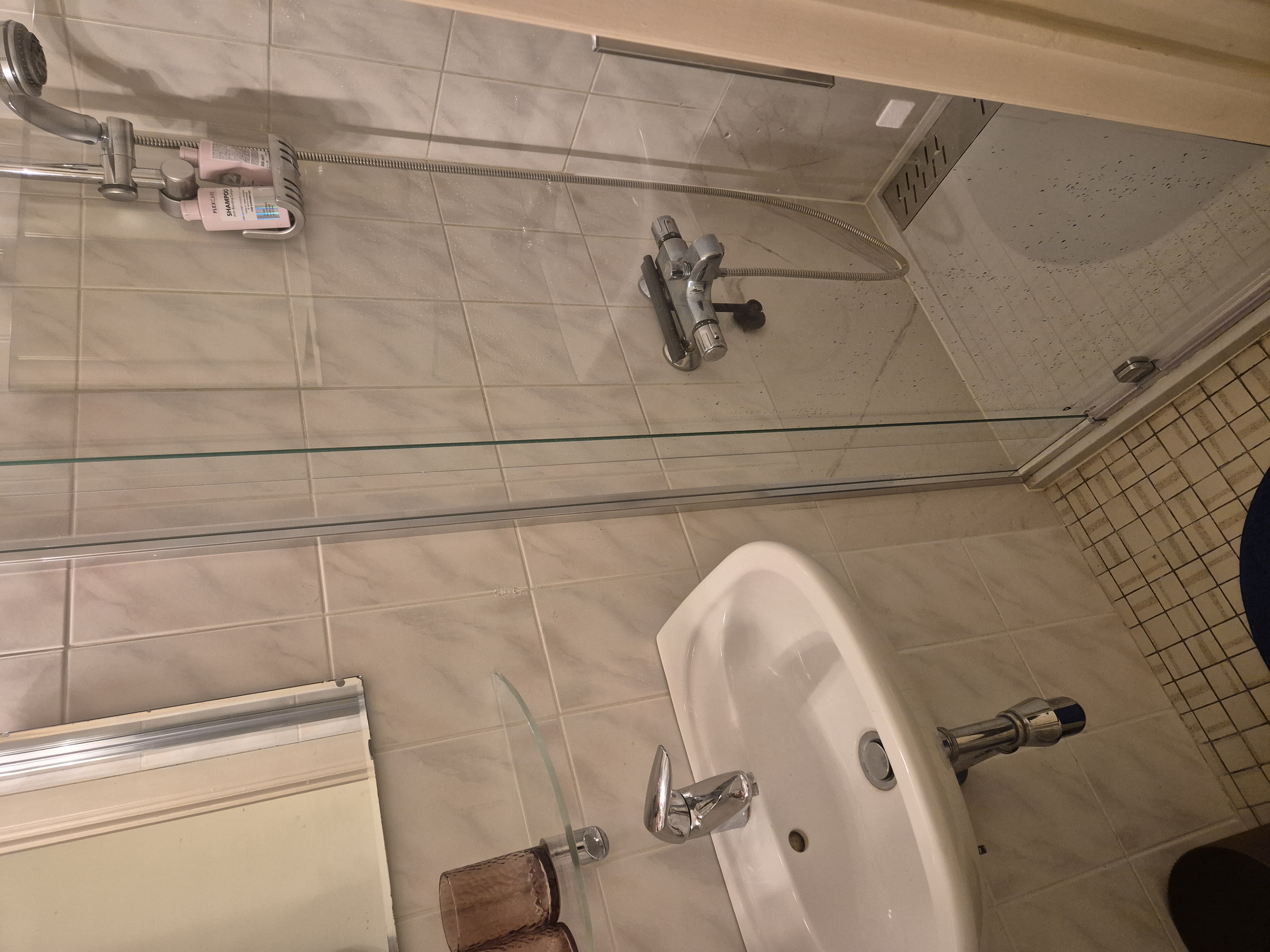 Moderne badkamer in vakantieappartement Studio Zee Middelkerke