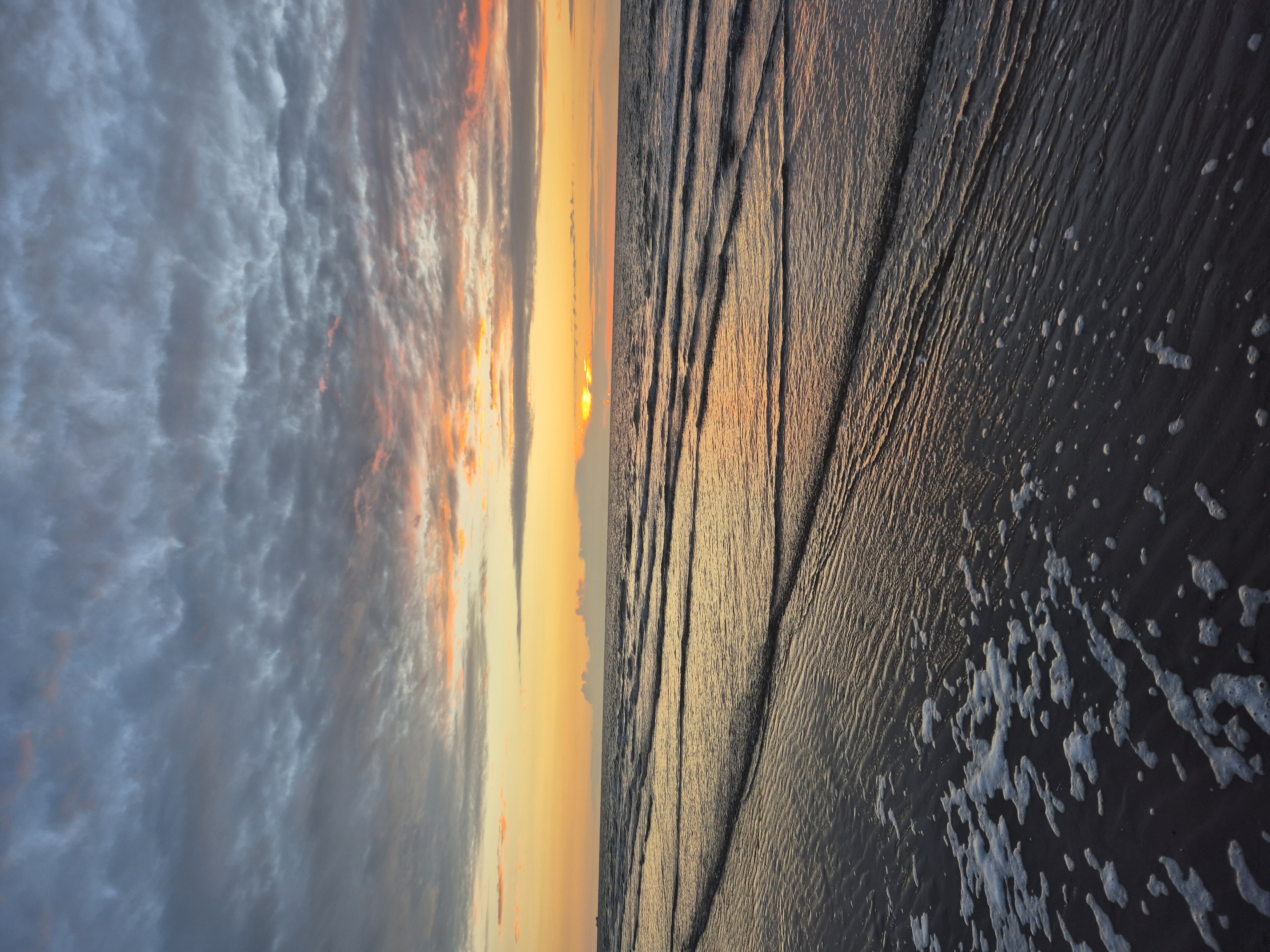 Zonsondergang aan het strand van Middelkerke, Belgische kust